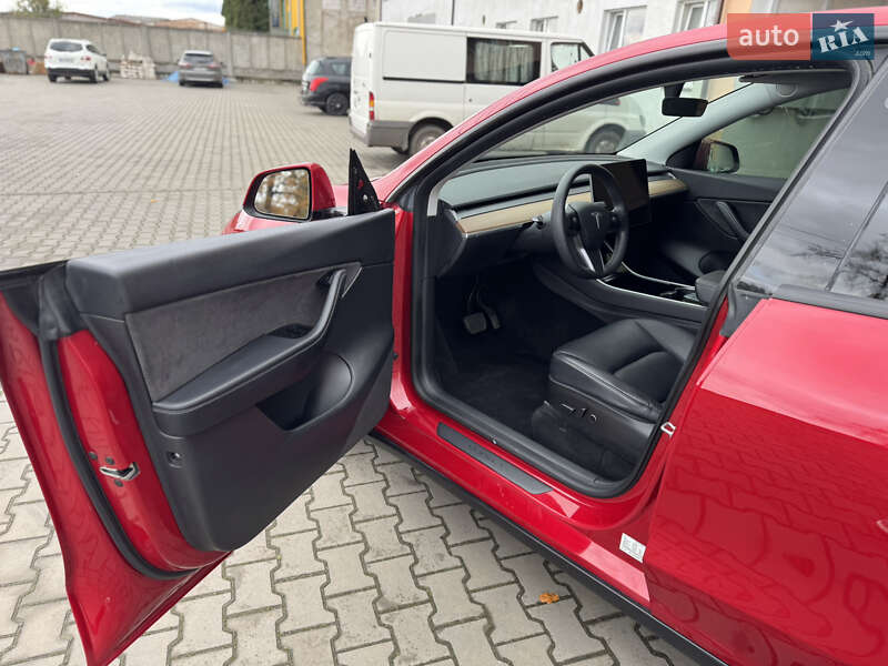 Позашляховик / Кросовер Tesla Model Y 2021 в Луцьку