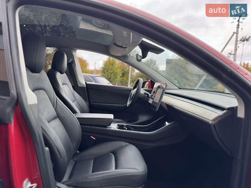 Позашляховик / Кросовер Tesla Model Y 2021 в Луцьку