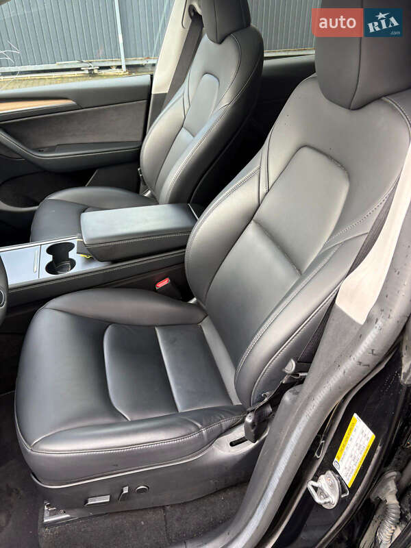 Позашляховик / Кросовер Tesla Model Y 2023 в Рівному