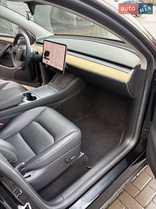 Позашляховик / Кросовер Tesla Model Y 2023 в Рівному