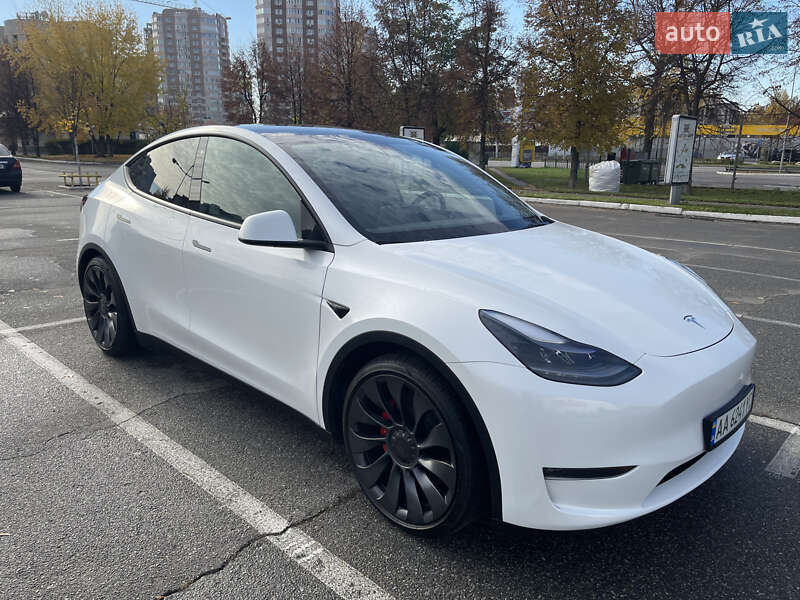 Позашляховик / Кросовер Tesla Model Y 2023 в Києві