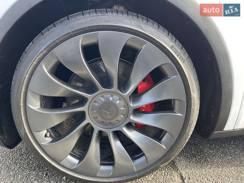 Позашляховик / Кросовер Tesla Model Y 2023 в Києві