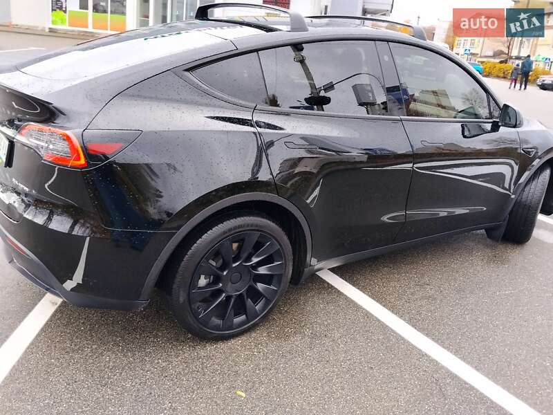 Позашляховик / Кросовер Tesla Model Y 2023 в Києві фото 6 Позашляховик / Кросовер Tesla Model Y 2023 в Києві