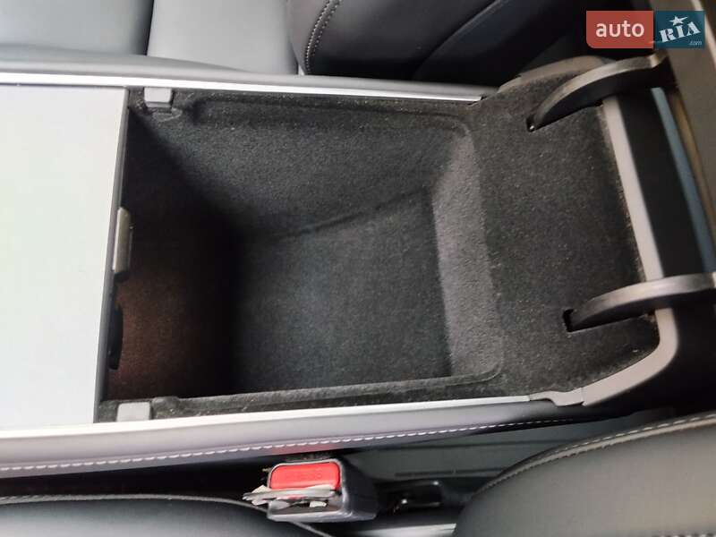 Позашляховик / Кросовер Tesla Model Y 2023 в Києві фото 10 Позашляховик / Кросовер Tesla Model Y 2023 в Києві