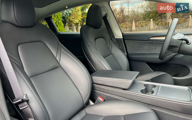 Внедорожник / Кроссовер Tesla Model Y 2024 в Львове