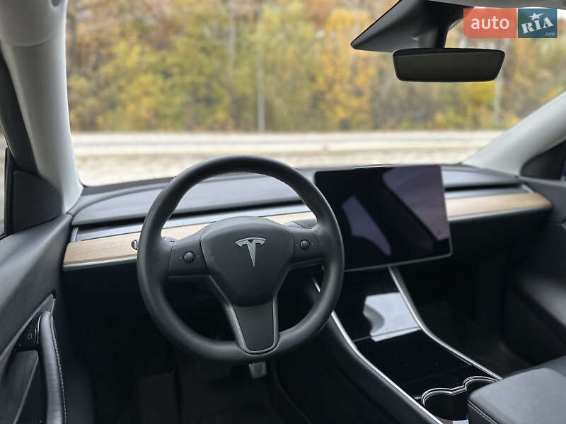 Внедорожник / Кроссовер Tesla Model Y 2020 в Днепре