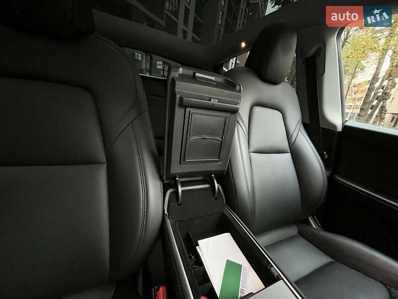 Внедорожник / Кроссовер Tesla Model Y 2022 в Броварах