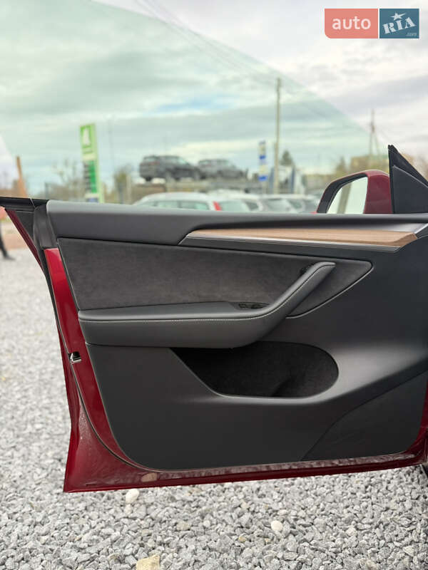 Позашляховик / Кросовер Tesla Model Y 2024 в Стрию