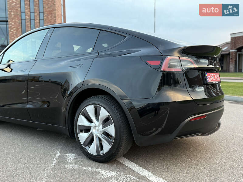 Внедорожник / Кроссовер Tesla Model Y 2023 в Киеве