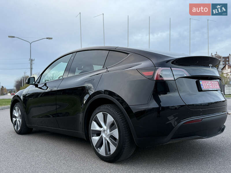 Внедорожник / Кроссовер Tesla Model Y 2023 в Киеве