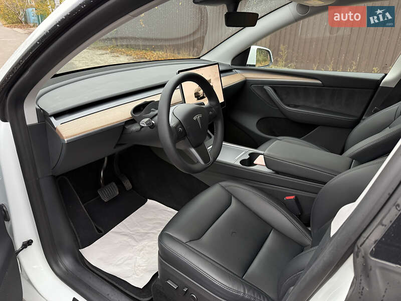 Позашляховик / Кросовер Tesla Model Y 2022 в Києві фото 16 Позашляховик / Кросовер Tesla Model Y 2022 в Києві