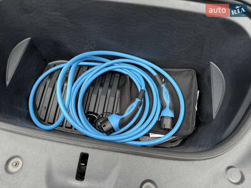 Позашляховик / Кросовер Tesla Model Y 2022 в Києві фото 33 Позашляховик / Кросовер Tesla Model Y 2022 в Києві