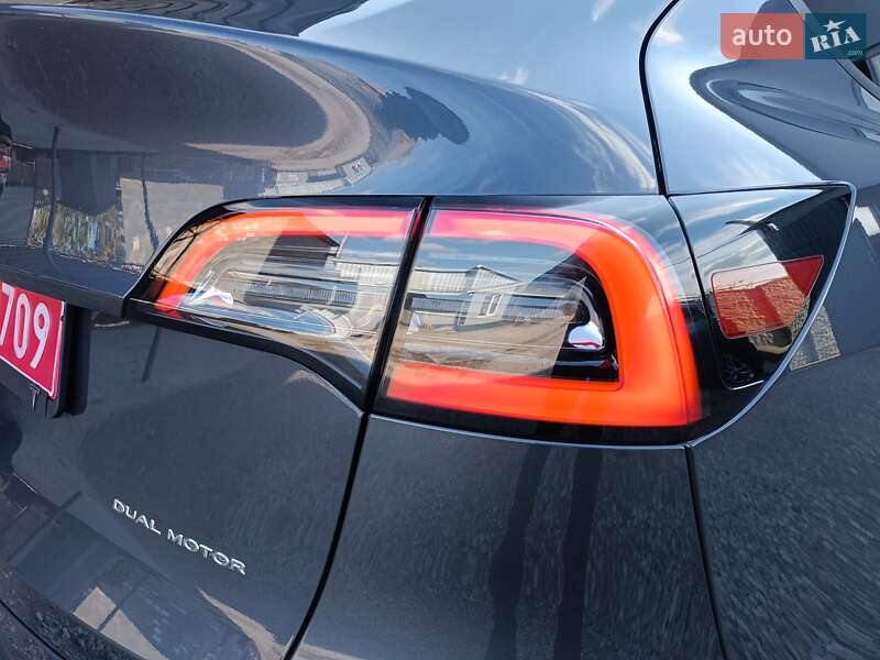 Позашляховик / Кросовер Tesla Model Y 2023 в Дніпрі