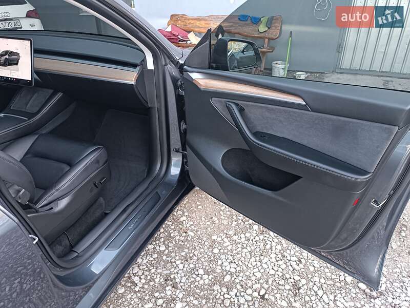 Позашляховик / Кросовер Tesla Model Y 2023 в Дніпрі