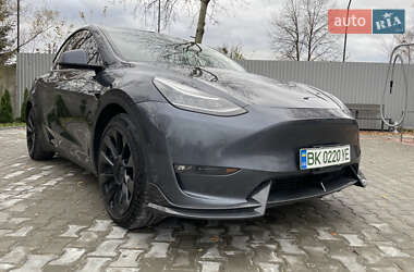 Внедорожник / Кроссовер Tesla Model Y 2022 в Костополе