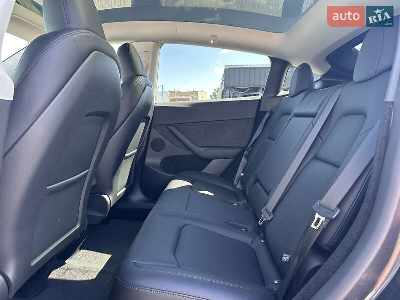 Позашляховик / Кросовер Tesla Model Y 2024 в Києві фото 36 Позашляховик / Кросовер Tesla Model Y 2024 в Києві