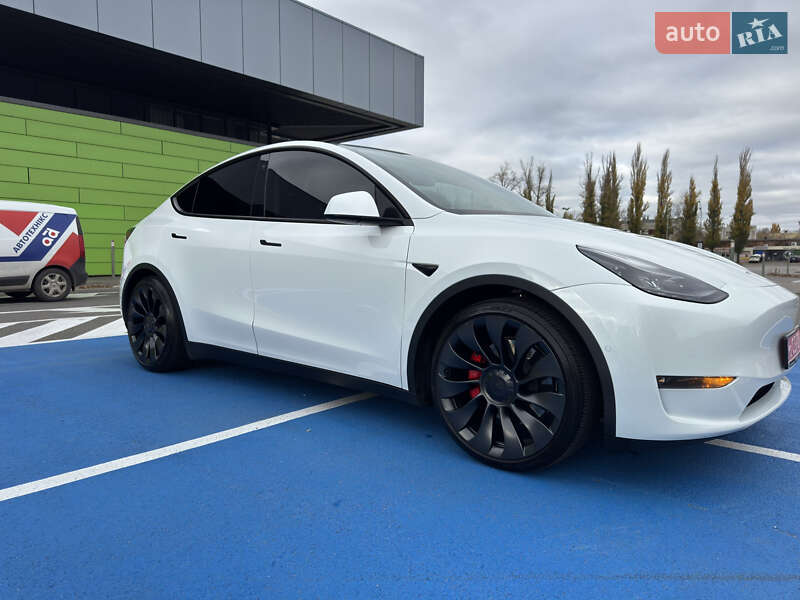 Позашляховик / Кросовер Tesla Model Y 2022 в Києві фото 9 Позашляховик / Кросовер Tesla Model Y 2022 в Києві