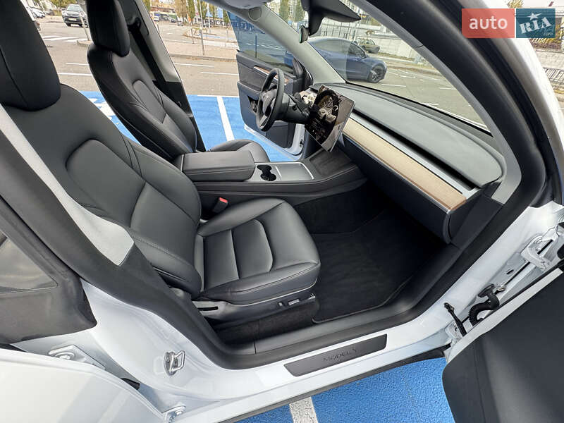 Позашляховик / Кросовер Tesla Model Y 2022 в Києві фото 20 Позашляховик / Кросовер Tesla Model Y 2022 в Києві