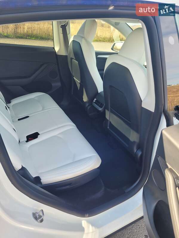 Позашляховик / Кросовер Tesla Model Y 2023 в Львові