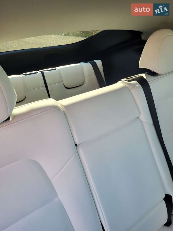 Позашляховик / Кросовер Tesla Model Y 2023 в Львові