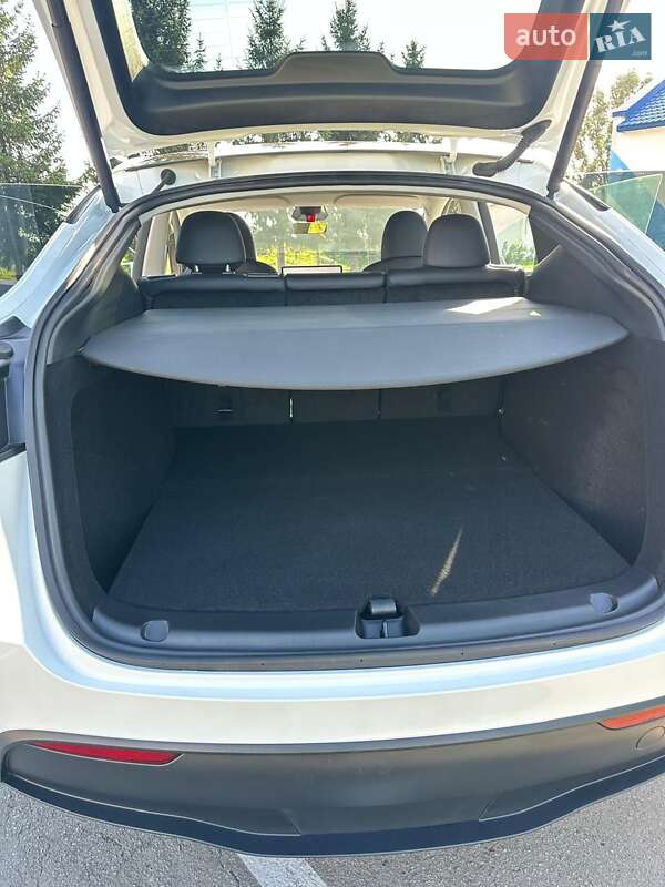 Внедорожник / Кроссовер Tesla Model Y 2024 в Черновцах