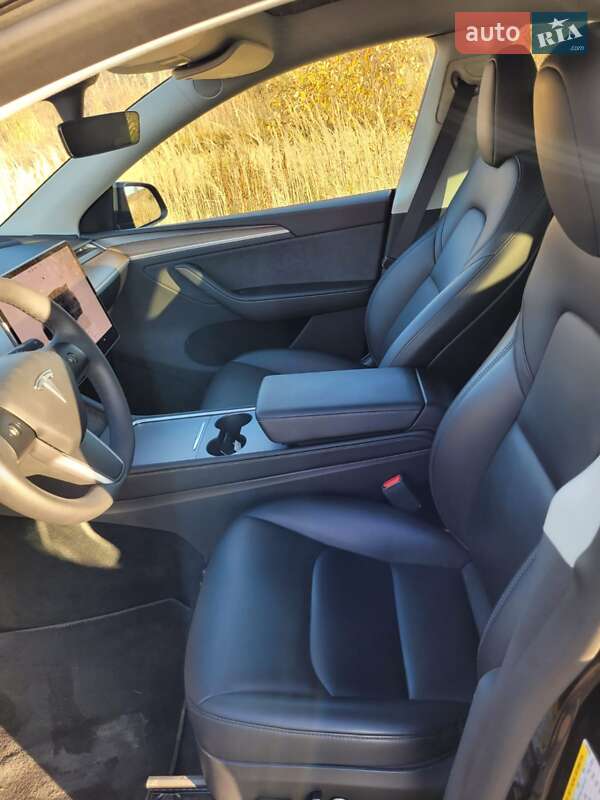 Внедорожник / Кроссовер Tesla Model Y 2023 в Львове