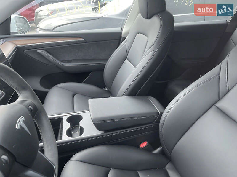 Внедорожник / Кроссовер Tesla Model Y 2024 в Жовкве