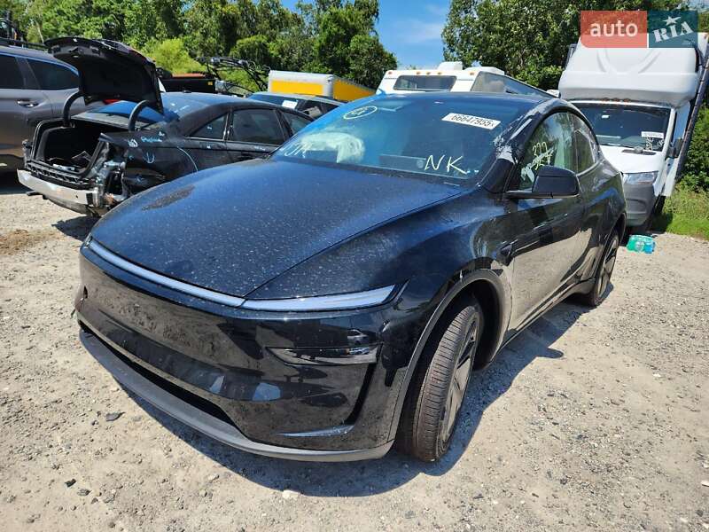 Позашляховик / Кросовер Tesla Model Y 2026 в Києві