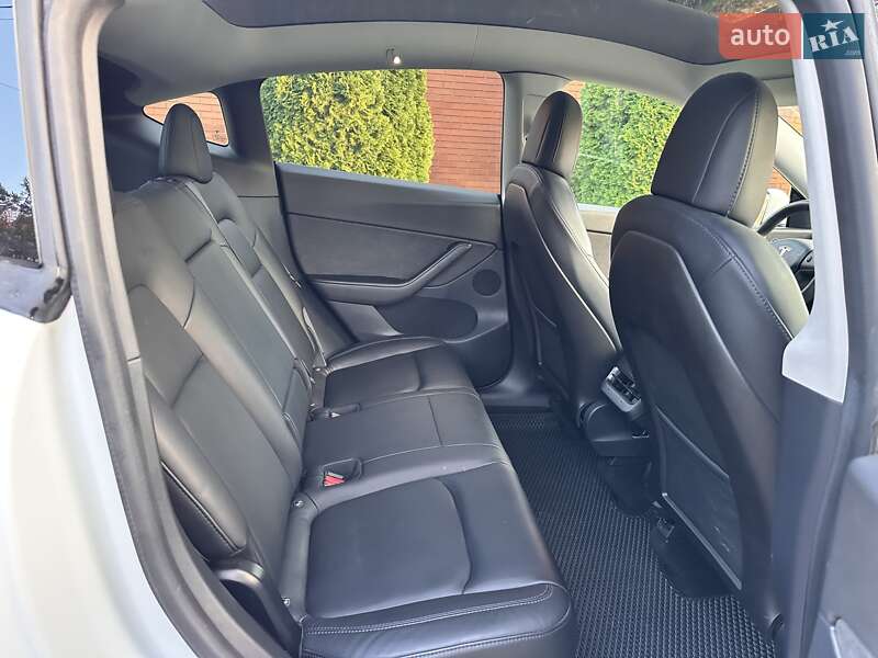 Внедорожник / Кроссовер Tesla Model Y 2020 в Киеве