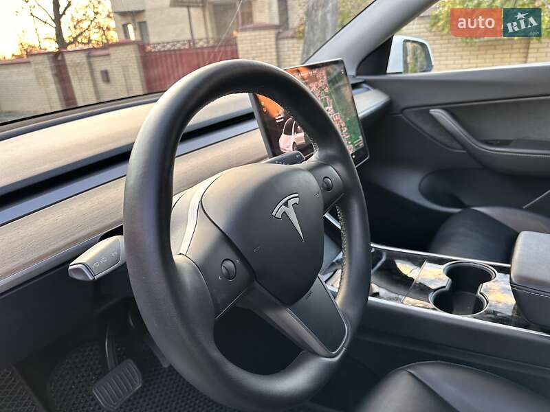 Внедорожник / Кроссовер Tesla Model Y 2020 в Киеве