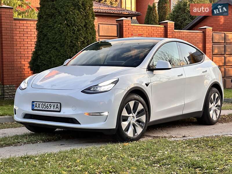 Tesla Model Y 2020