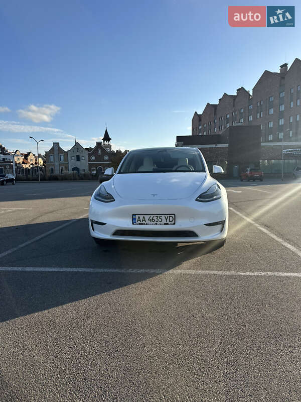 Позашляховик / Кросовер Tesla Model Y 2022 в Києві фото 13 Позашляховик / Кросовер Tesla Model Y 2022 в Києві