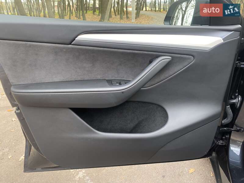 Внедорожник / Кроссовер Tesla Model Y 2024 в Львове фото 13 Внедорожник / Кроссовер Tesla Model Y 2024 в Львове