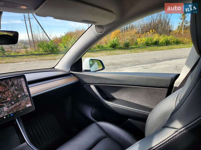 Позашляховик / Кросовер Tesla Model Y 2021 в Львові