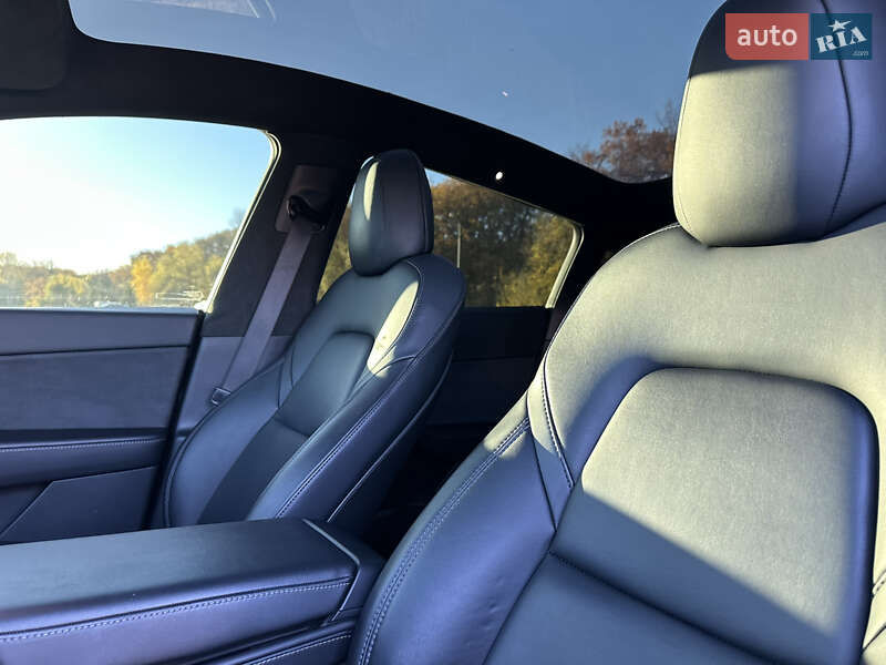 Внедорожник / Кроссовер Tesla Model Y 2021 в Днепре