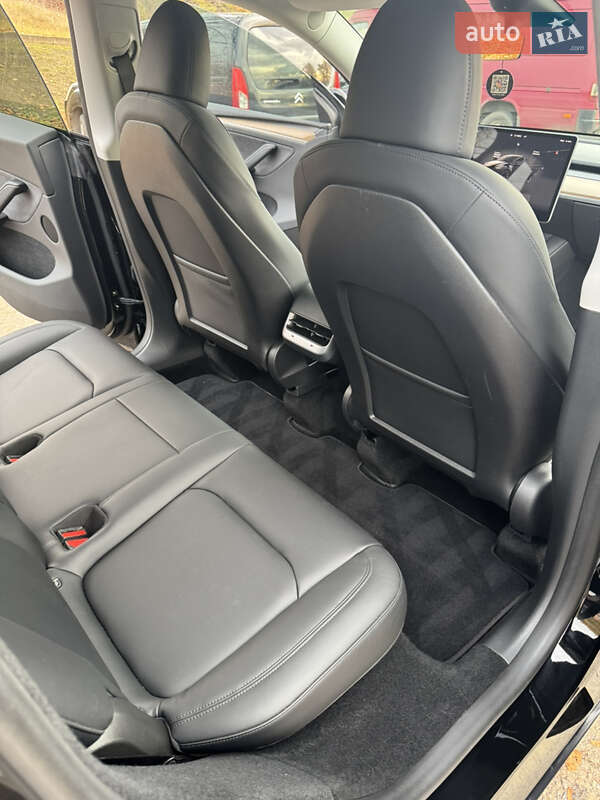 Позашляховик / Кросовер Tesla Model Y 2023 в Рівному фото 13 Позашляховик / Кросовер Tesla Model Y 2023 в Рівному