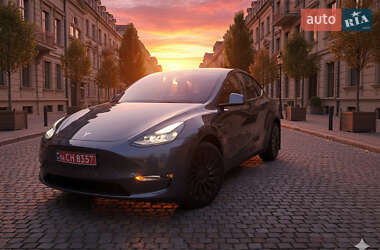 Внедорожник / Кроссовер Tesla Model Y 2022 в Киеве