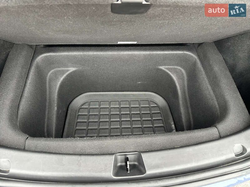 Позашляховик / Кросовер Tesla Model Y 2023 в Рівному