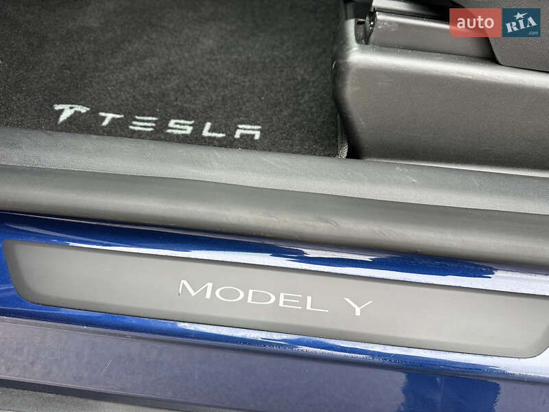 Позашляховик / Кросовер Tesla Model Y 2023 в Рівному