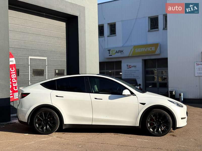 Позашляховик / Кросовер Tesla Model Y 2021 в Києві фото 11 Позашляховик / Кросовер Tesla Model Y 2021 в Києві
