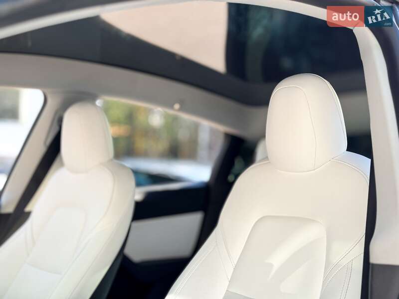 Позашляховик / Кросовер Tesla Model Y 2021 в Києві фото 14 Позашляховик / Кросовер Tesla Model Y 2021 в Києві