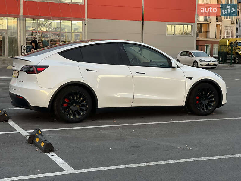 Позашляховик / Кросовер Tesla Model Y 2022 в Києві фото 3 Позашляховик / Кросовер Tesla Model Y 2022 в Києві