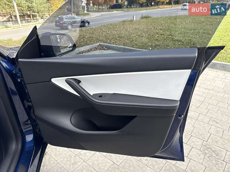 Позашляховик / Кросовер Tesla Model Y 2021 в Львові фото 47 Позашляховик / Кросовер Tesla Model Y 2021 в Львові