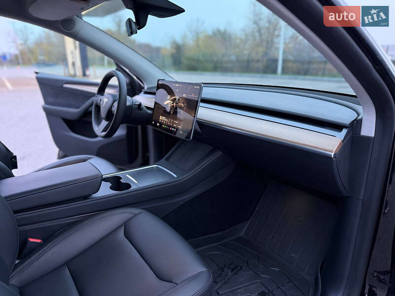 Внедорожник / Кроссовер Tesla Model Y 2022 в Днепре