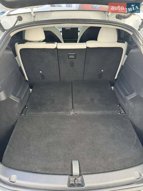 Позашляховик / Кросовер Tesla Model Y 2022 в Бучі фото 2 Позашляховик / Кросовер Tesla Model Y 2022 в Бучі