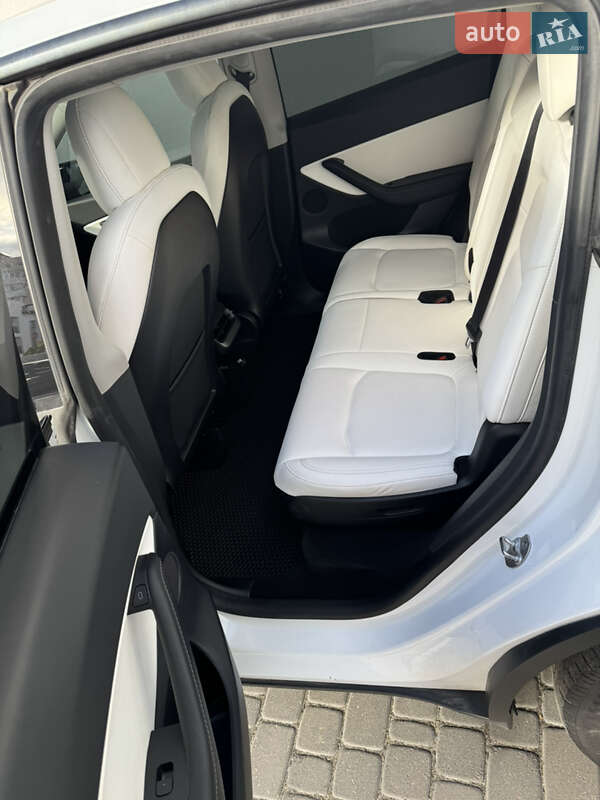 Позашляховик / Кросовер Tesla Model Y 2022 в Бучі фото 5 Позашляховик / Кросовер Tesla Model Y 2022 в Бучі