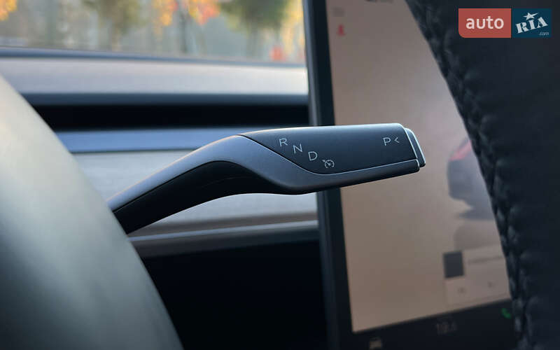 Внедорожник / Кроссовер Tesla Model Y 2023 в Львове