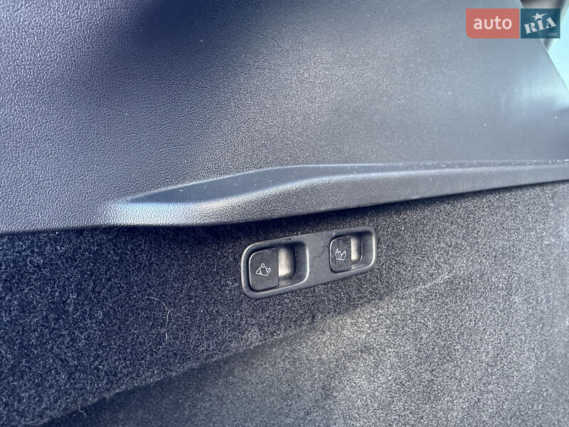 Позашляховик / Кросовер Tesla Model Y 2025 в Стрию