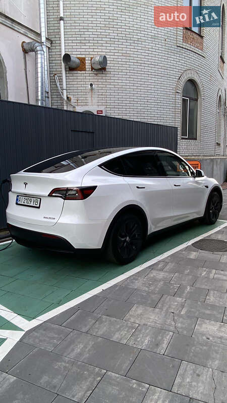 Позашляховик / Кросовер Tesla Model Y 2023 в Борисполі