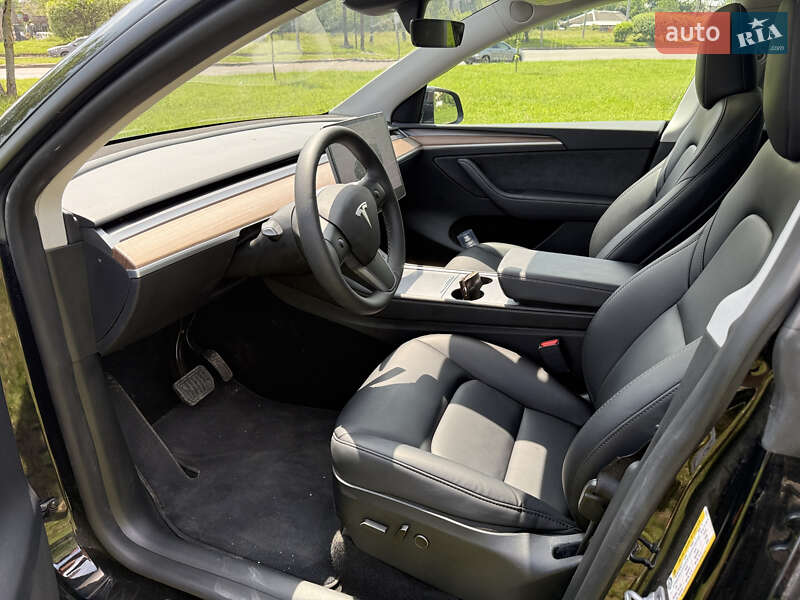 Позашляховик / Кросовер Tesla Model Y 2024 в Львові фото 6 Позашляховик / Кросовер Tesla Model Y 2024 в Львові